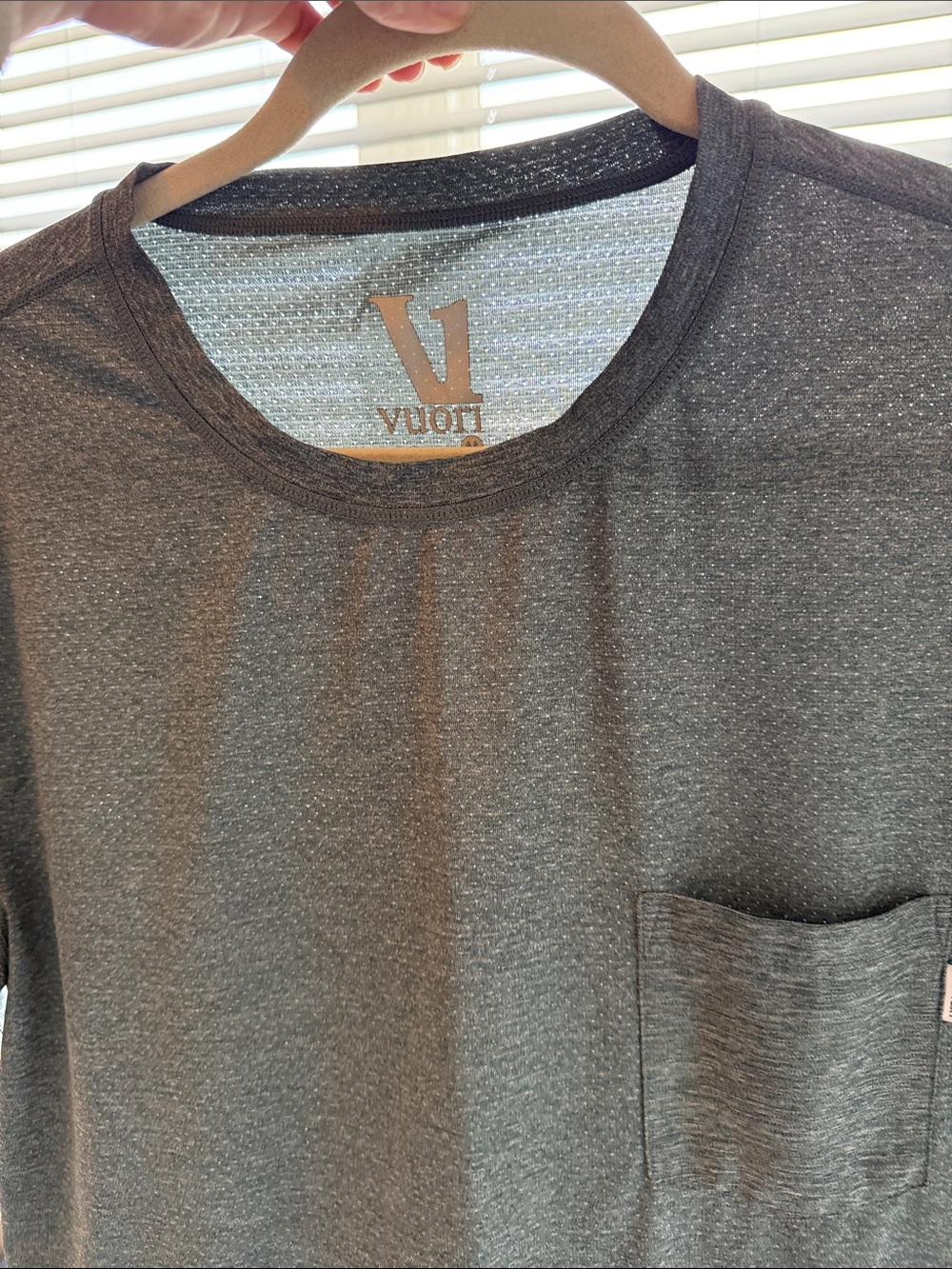 Vuori Men's Slate Heather Short Sleeve Pocket Tee - Picture 6 of 6